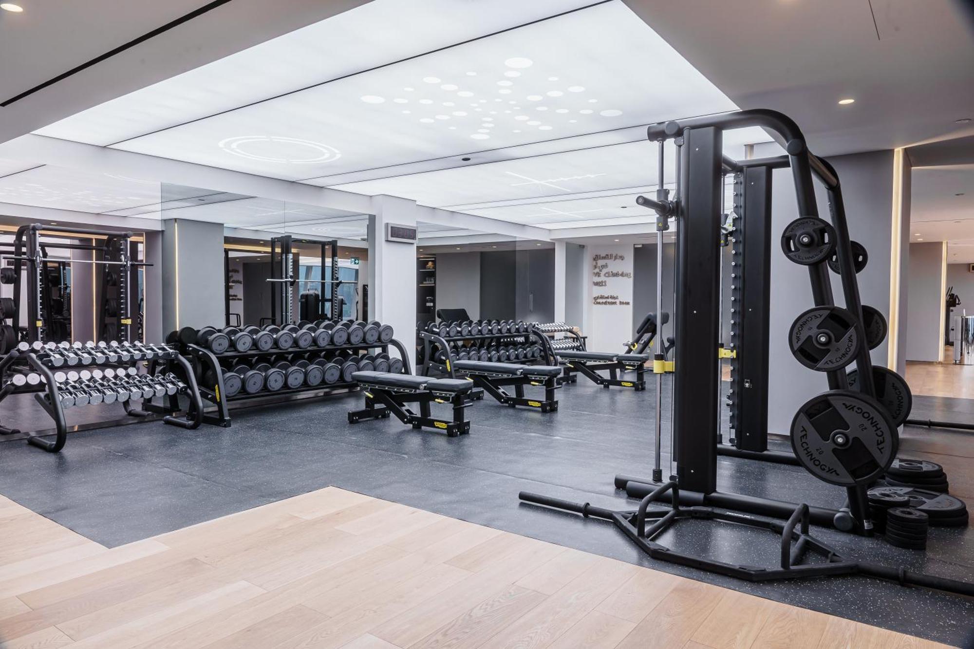 Готель Fairmont Doha Lusail Екстер'єр фото The gym at The Ivy Collection